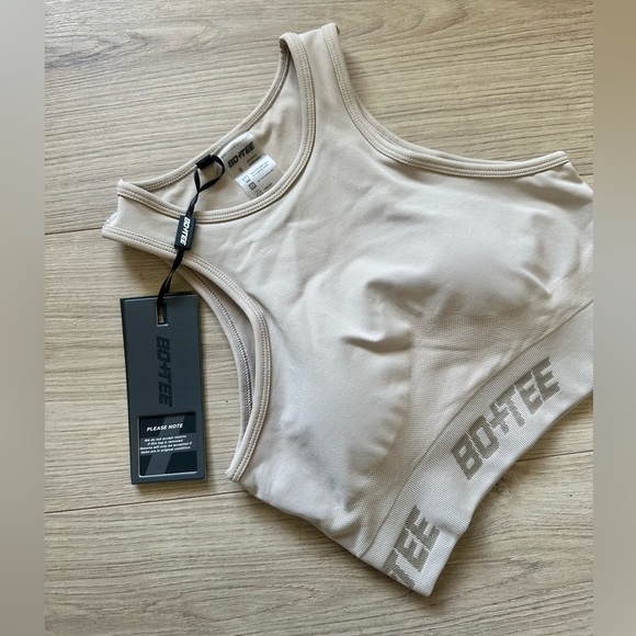 BO+TEE Beige Seamless Sports Bra & Shorts SET NWT S - Picture 5 of 8